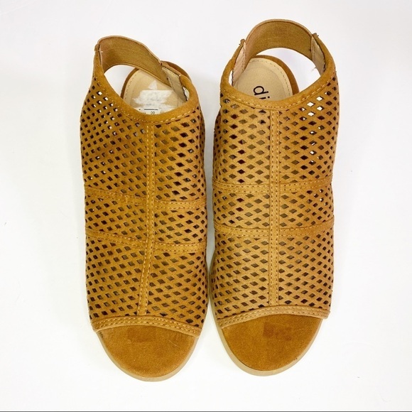 Diba Kubuli Tan Perforated Elastic Slingback Heeled Peeptoe Sandals - Picture 6 of 8